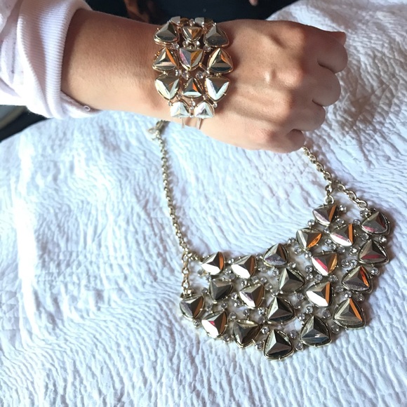 💐3 for $20💐 Necklace & bracelet - Picture 2 of 5